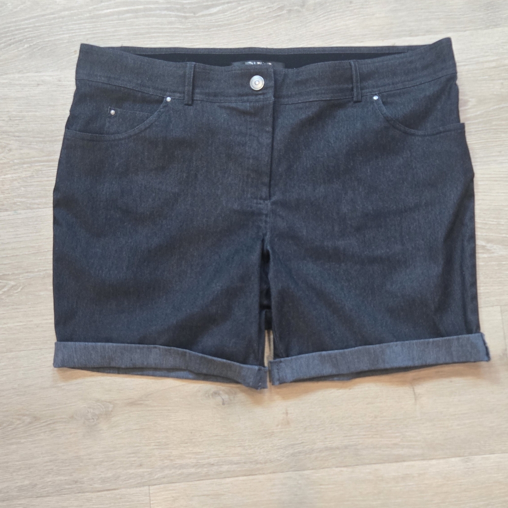 89th & Madison Gray Jean Shorts - Women's